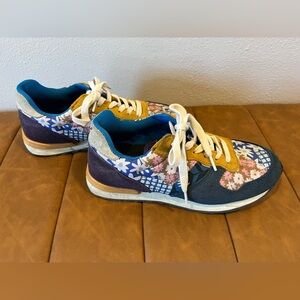 Women’s Inkka Shoes Size 8